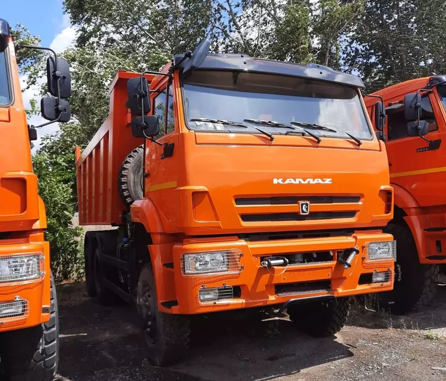 Самосвал с задней разгрузкой 6522-5026011-53 (6x6)
