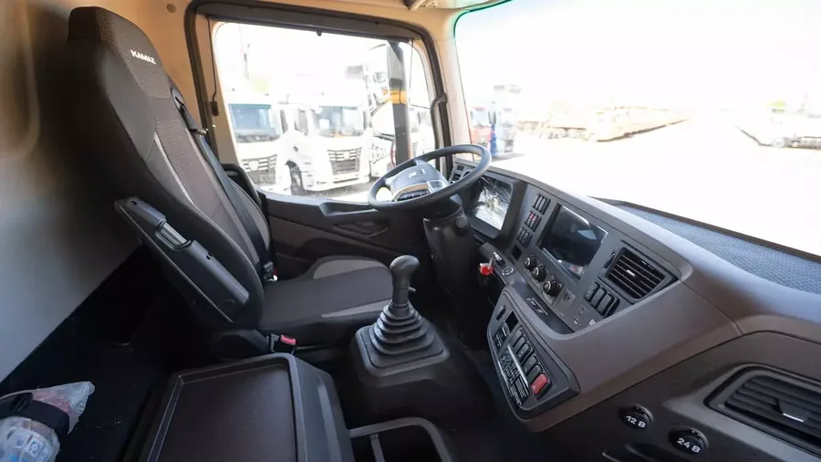 Самосвал с задней разгрузкой 65951-10792-СА (8x4)