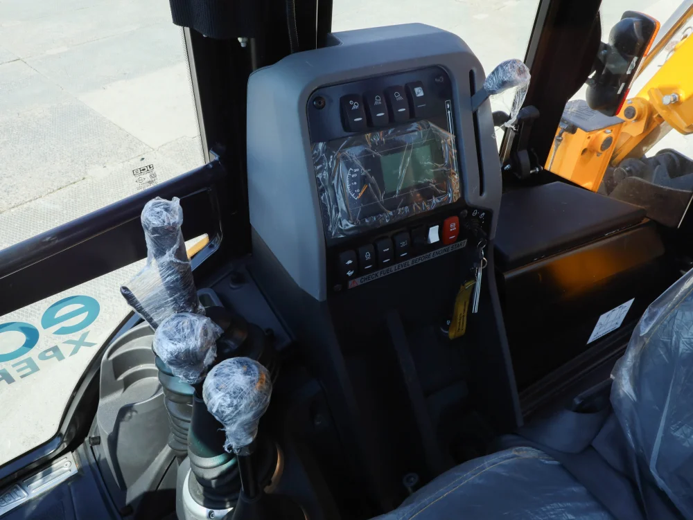 Экскаватор-погрузчик JCB 3DX Plus, 2024 г/в - фото 12