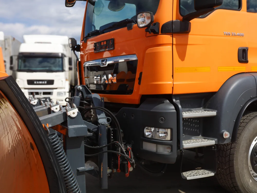 Самосвальный грузовик с КДМ MAN TGS 33.400, 2019 г/в - фото 13