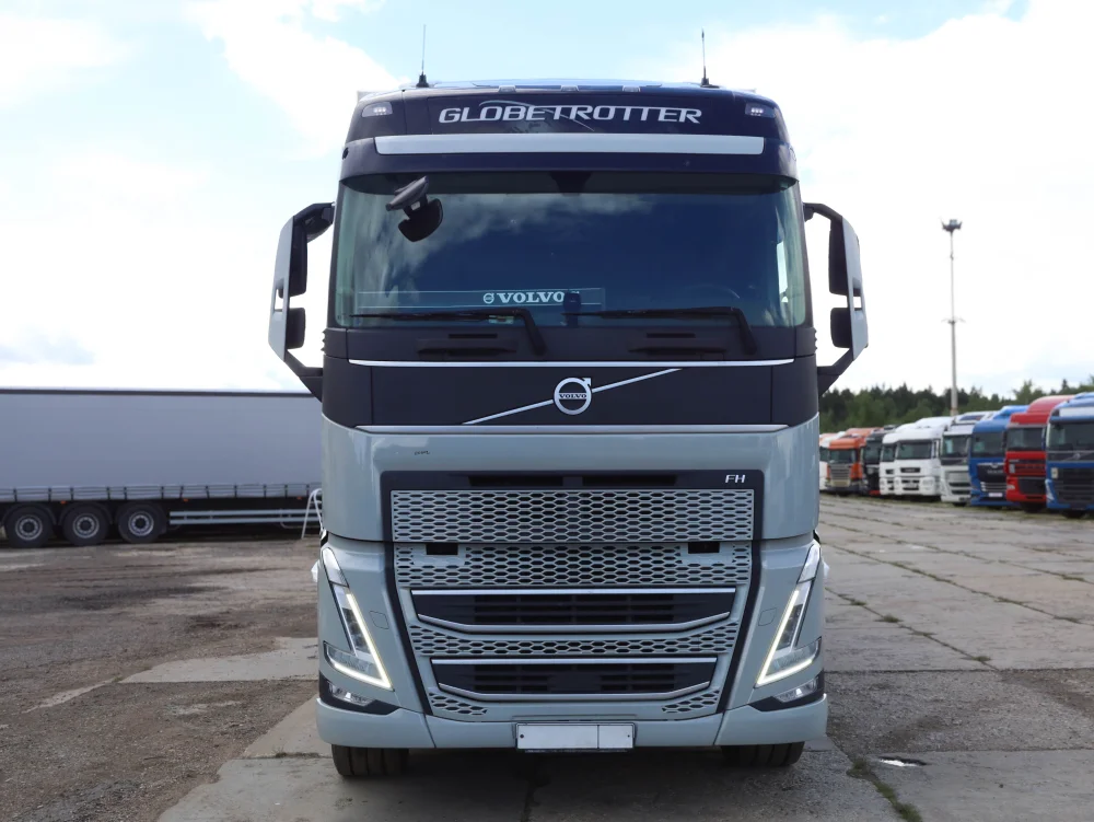 Сцепка тентованный грузовик Volvo FH 460 + шторный прицеп Wielton PC2K - фото 2