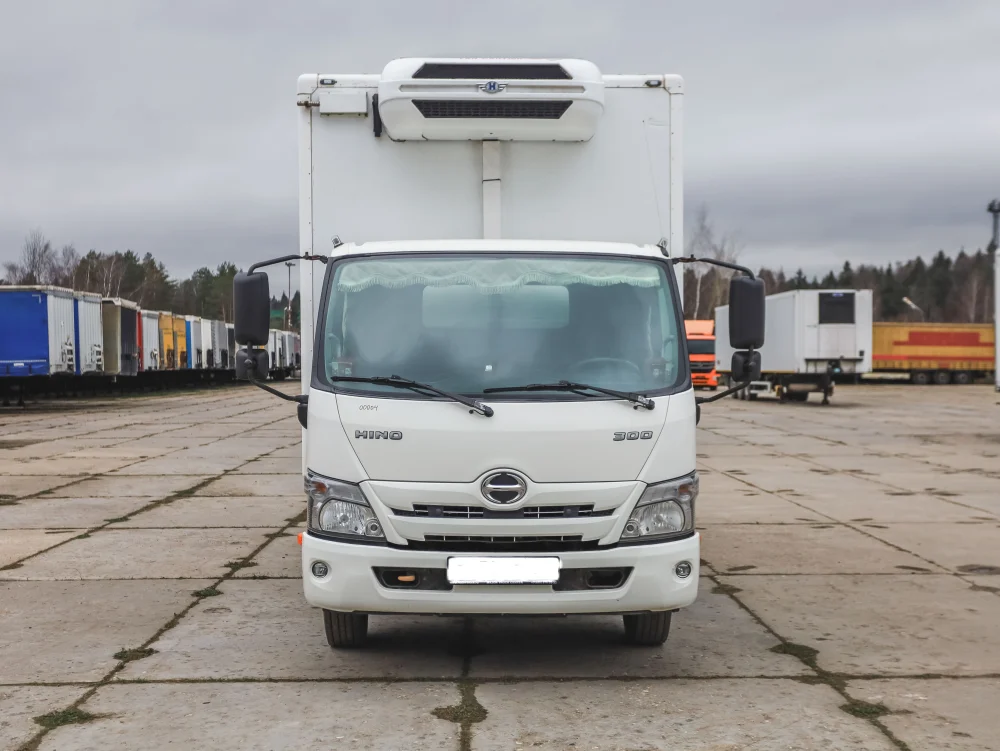 Грузовик-рефрижератор HINO WKF L5, 2022 г/в - фото 2