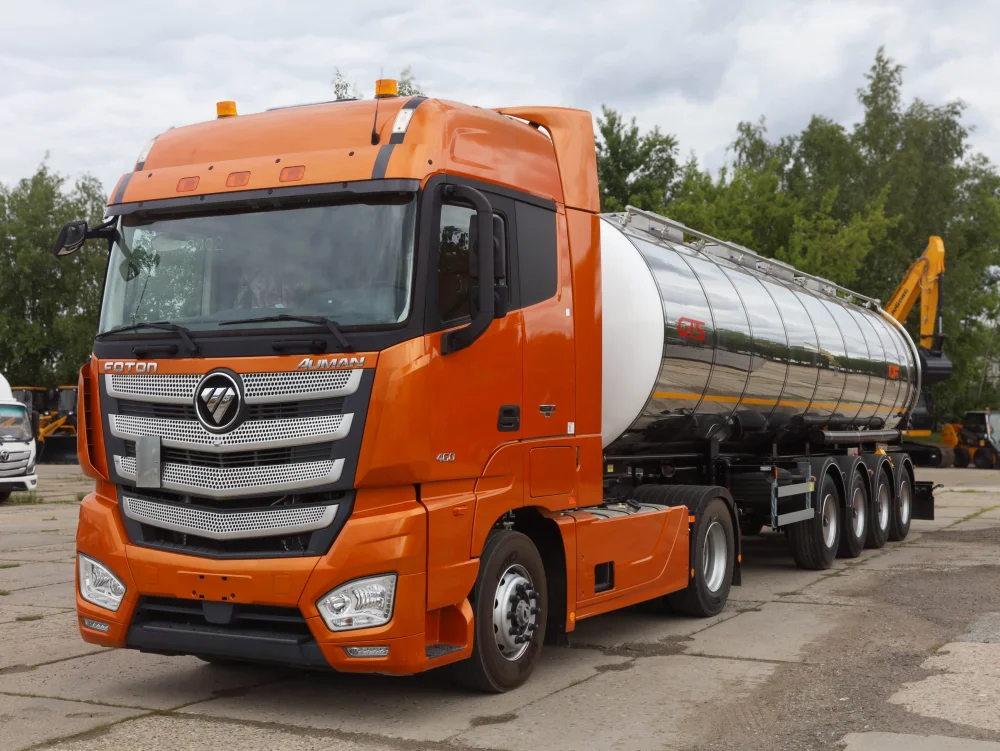 Сцепка седельный тягач Foton Auman A 1846 ADR и полуприцеп-цистерна FoxTank 877722 - фото 3
