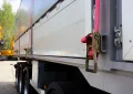 Сцепка седельный тягач Foton A 1846 ADR 4x2 и зерновоз Тонар 9599 - фото 15