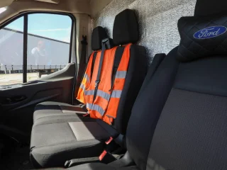 Бортовой тентованный фургон Ford