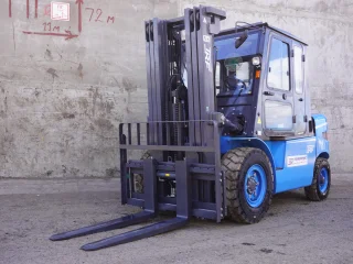 Вилочный погрузчик TRF 