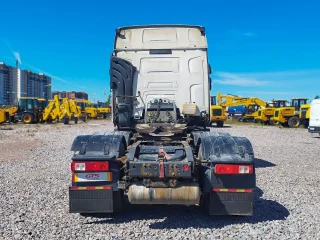 Седельный тягач Renault