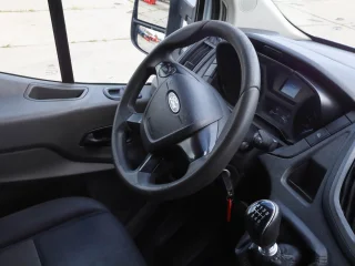 Бортовой тентованный фургон Ford