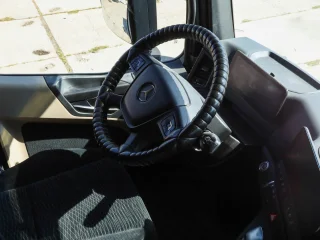 Седельный тягач Mercedes-Benz