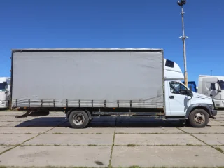 Тентованный грузовик ГАЗ