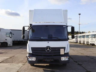 Промтоварный фургон Mercedes-Benz