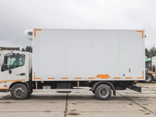 Грузовик-рефрижератор HINO