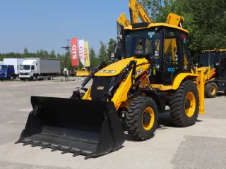 Экскаватор-погрузчик JCB