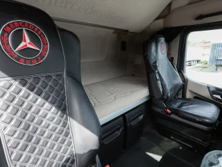 Седельный тягач Mercedes–Benz