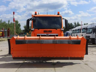 Самосвальный грузовик с КДМ MAN