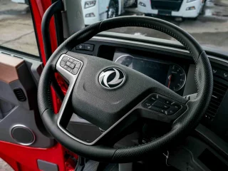 Седельный тягач Dongfeng