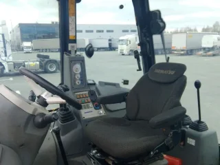 Экскаватор-погрузчик Komatsu