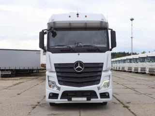 Седельный тягач Mercedes-Benz