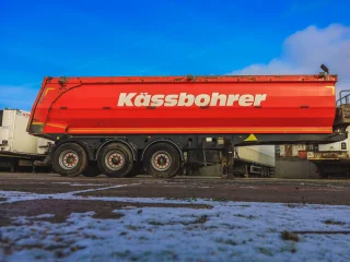 Самосвальный полуприцеп Kassbohrer