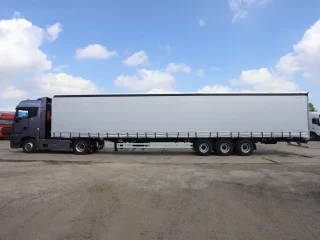 Сцепка седельный тягач Foton A 1846 ADR 4x2 и шторный полуприцеп Тонар 9888