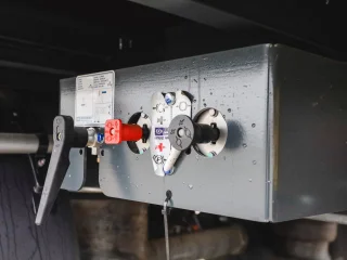 Полуприцеп шторный UAT SCFG 9226.01