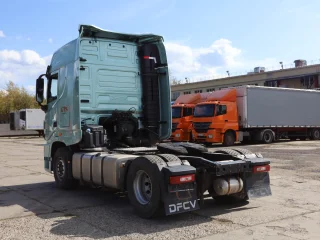 Седельный тягач Dongfeng