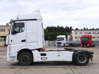 Седельный тягач Mercedes-Benz
