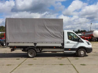 Бортовой тентованный фургон Ford