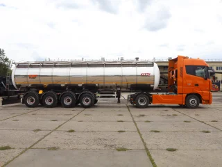 Сцепка седельный тягач Foton Auman A 1846 ADR и полуприцеп-цистерна FoxTank 877722