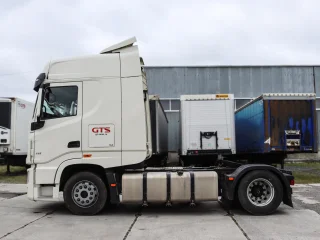Седельный тягач Dongfeng