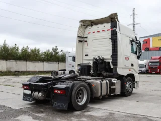 Седельный тягач Dongfeng