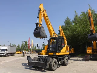 Колесный экскаватор LiuGong