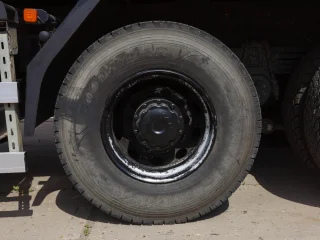 Самосвальный грузовик с КДМ MAN