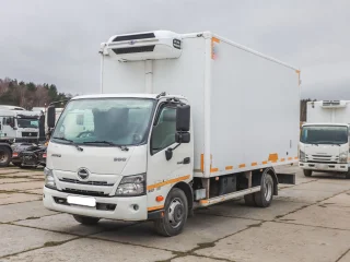Грузовик-рефрижератор HINO