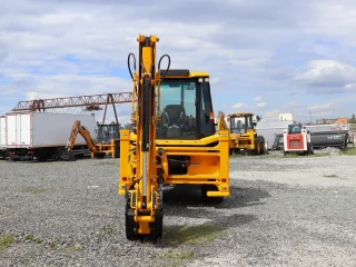 Экскаватор-погрузчик JCB