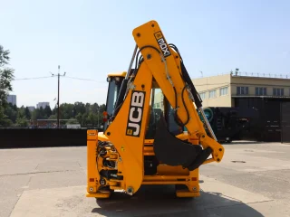 Экскаватор-погрузчик JCB