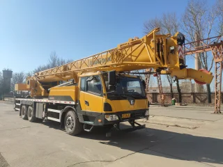 Автокран LiuGong