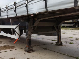 Шторный полуприцеп Mammut