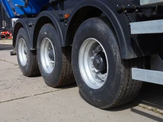 Самосвальный полуприцеп Тонар