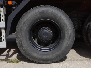 Самосвальный грузовик с КДМ MAN