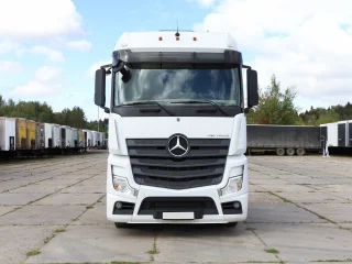 Седельный тягач Mercedes–Benz