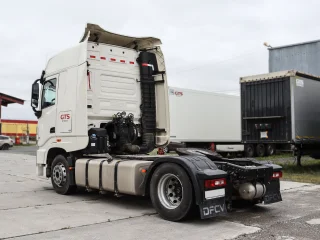 Седельный тягач Dongfeng