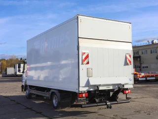 Промтоварный фургон Mercedes-Benz