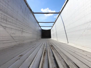 Полуприцеп щеповоз Тонар