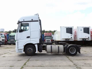 Седельный тягач Mercedes–Benz