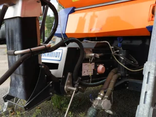 Самосвальный грузовик с КДМ MAN