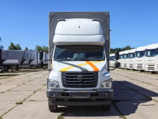 Тентованный грузовик ГАЗ