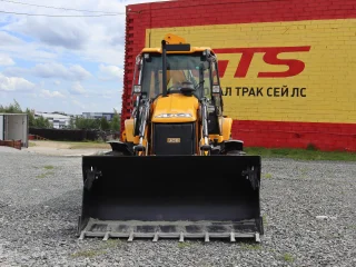 Экскаватор-погрузчик JCB