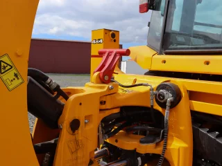 Экскаватор-погрузчик JCB
