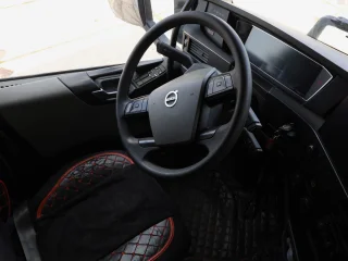 Сцепка тентованный грузовик Volvo FH 460 + шторный прицеп Wielton PC2K
